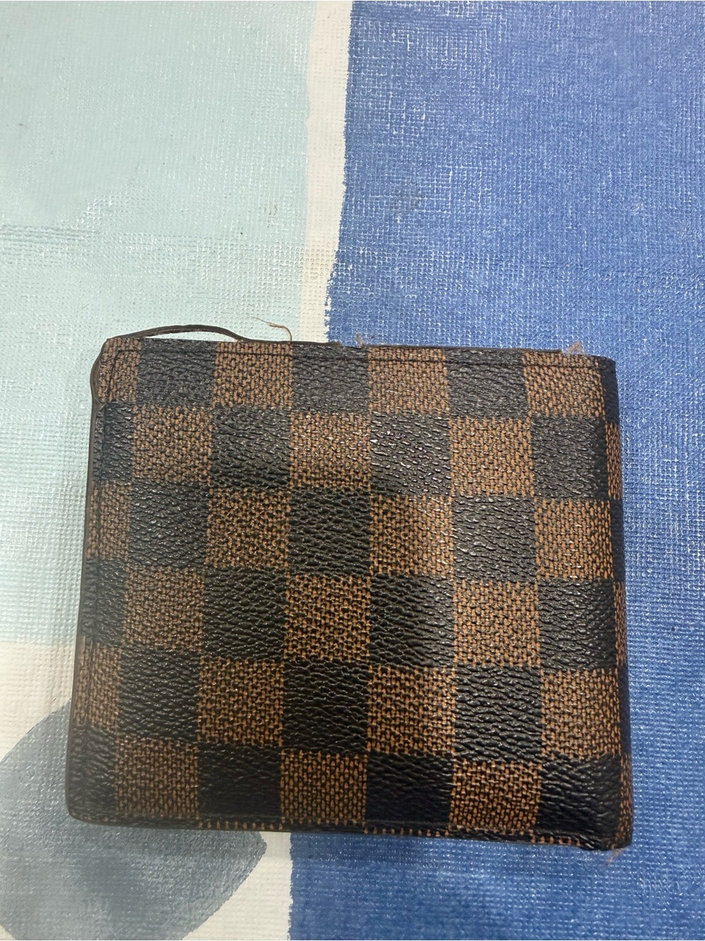 Men's Louis Vuitton Checkered Brown Bifold Wallet - Classic Two-Tone Style